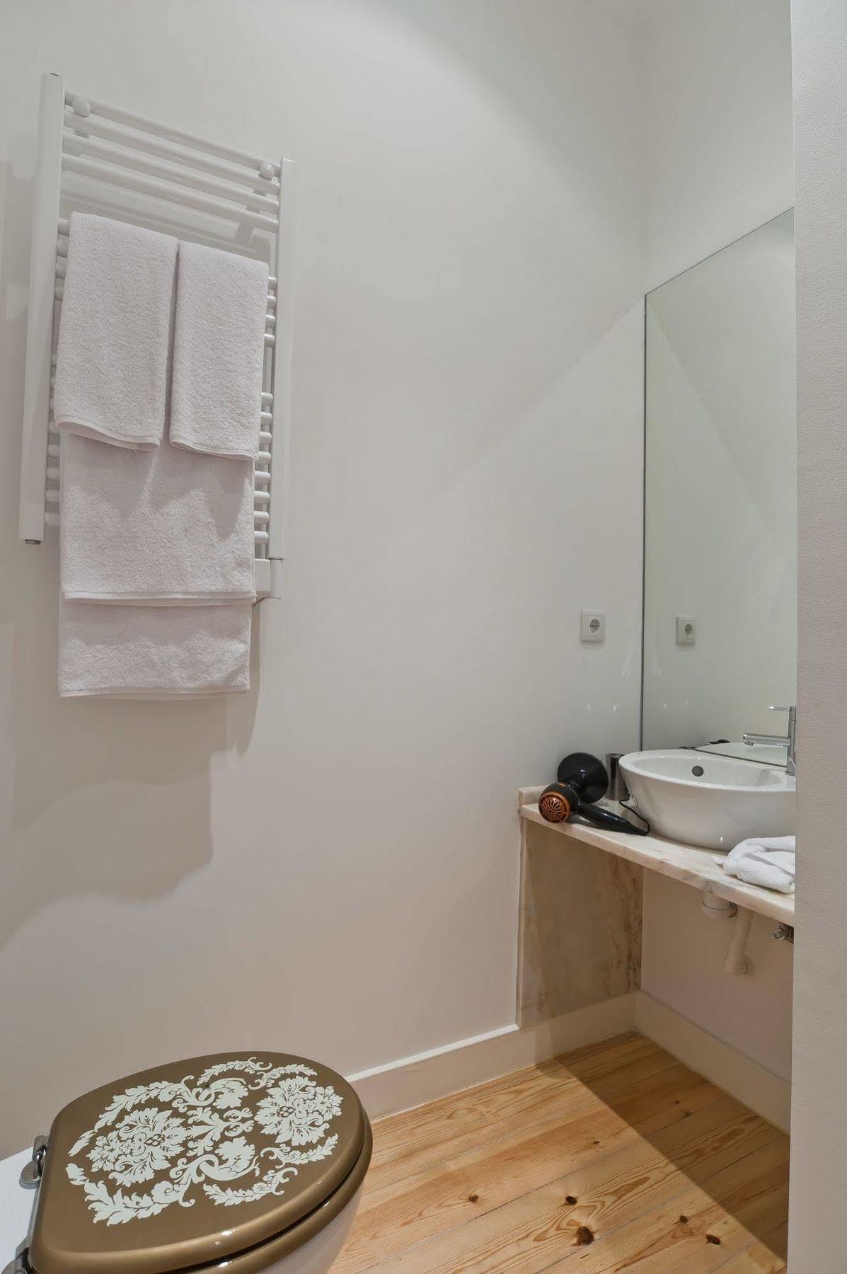 Ribeira Tejo By Shiadu Guesthouse Lisbon Bagian luar foto