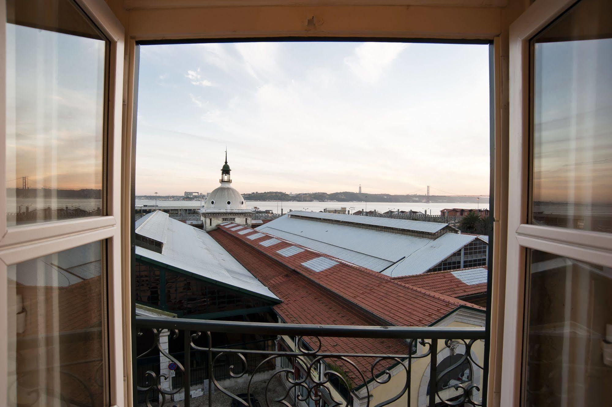 Ribeira Tejo By Shiadu Guesthouse Lisbon Bagian luar foto
